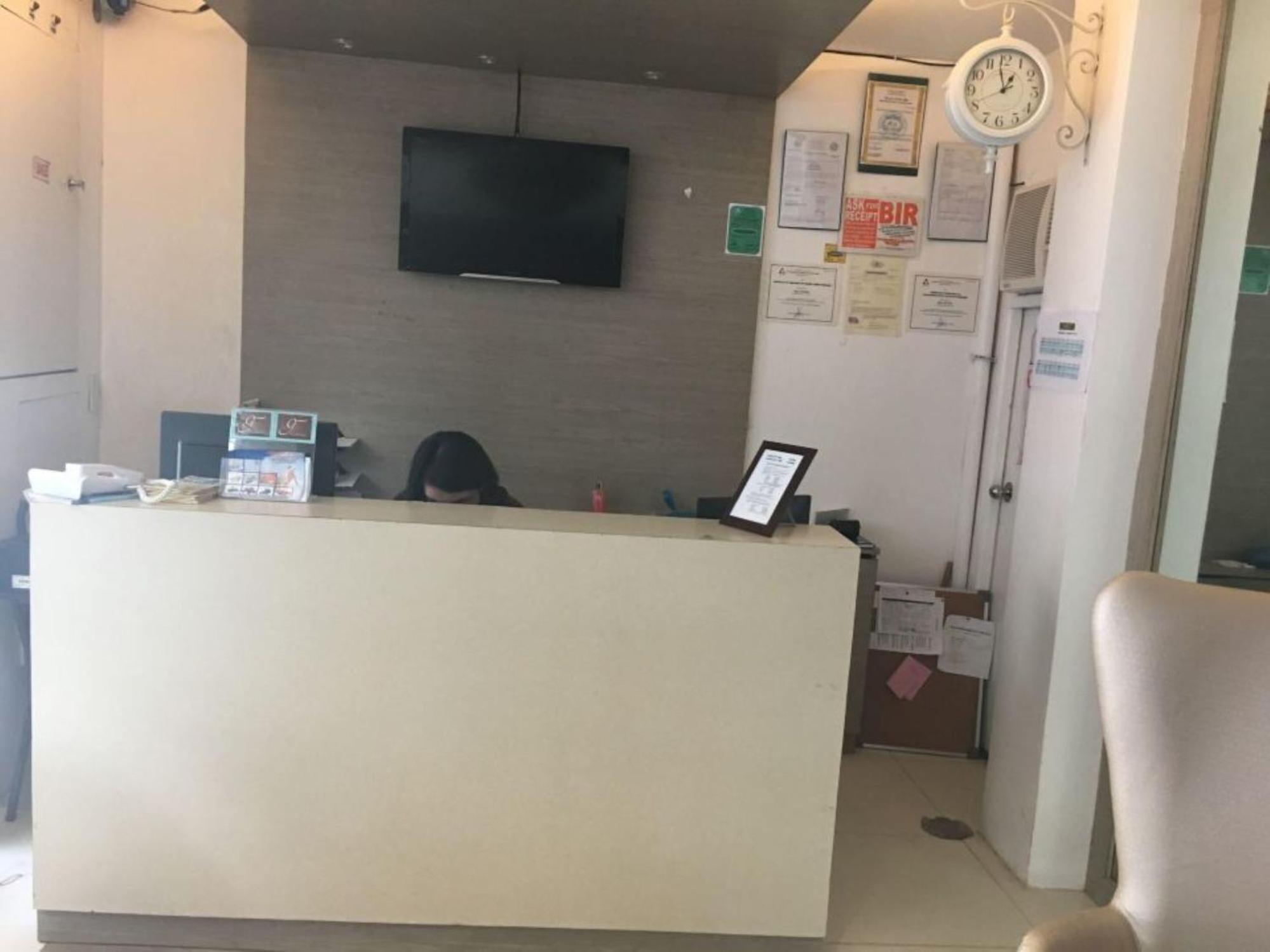 Hotel Reddoorz At Sir G D'mall Boracay Balabag (Boracay)
